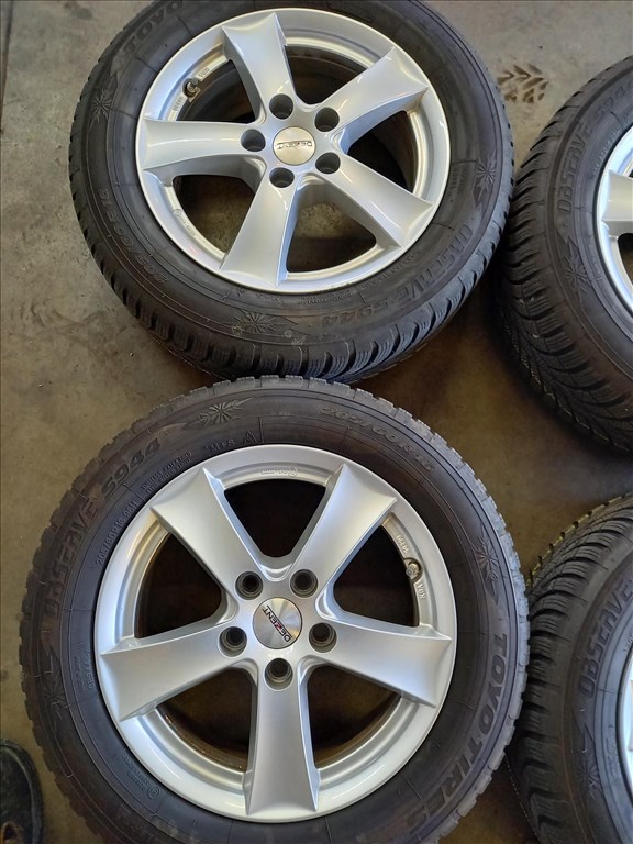 Hyundai Ioniq 5x114.3-as 6.5x16" újszerű Dezent alufelni 205/60R16 újszerű Toyo Tires téli gumi sxx1 2. kép