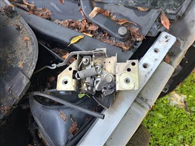 Ford Fiesta Mk5 motortér zár 