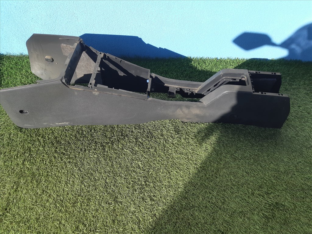 Bontásra: Opel Astra H Enjoy 1.6 benzin, középkonzol váz, keret 13198647 w0l0ahl4858011047 1. kép