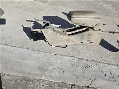 Alfa Romeo 166 Könyöklő