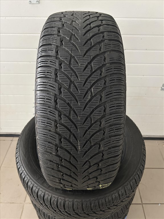 4db 235/55R18 Nokian WR Suv 4 téli gumi 235/55 R18 téligumi 235 55 18 235/55/18 2. kép