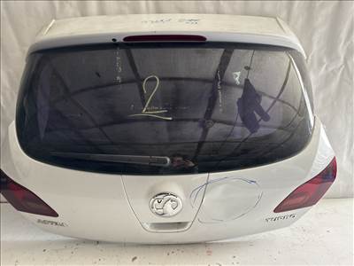 13491 opel astra j 2009-2015 csomagtérajtó    fehér a képen látható sérüléssel