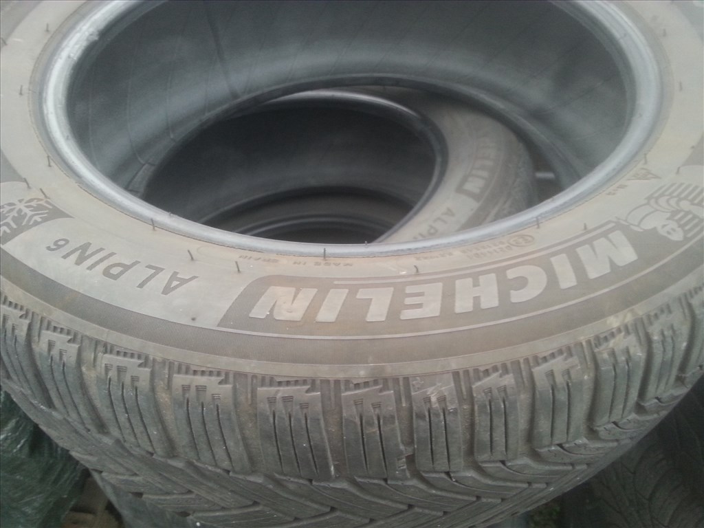  205/55R16 Michelin Alpin6 téli gumi garnitúra 6. kép