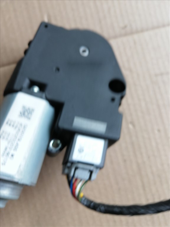 SsangYong Musso Tetőablak motor  7175038000 5. kép