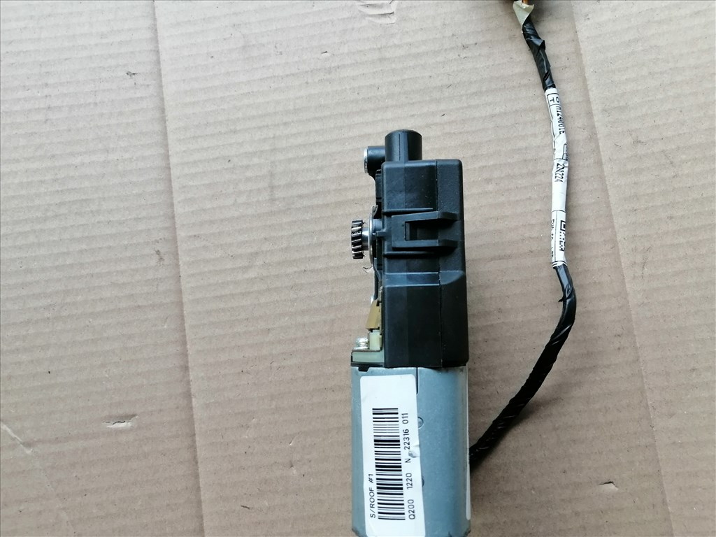 SsangYong Musso Tetőablak motor  7175038000 7. kép