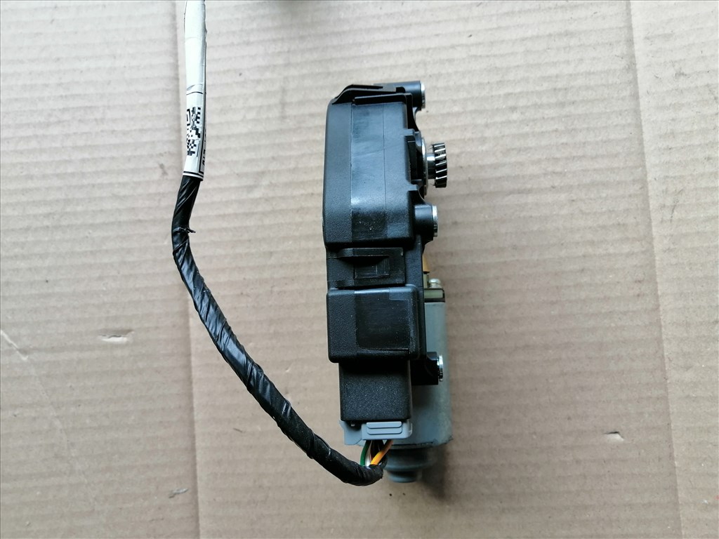 SsangYong Musso Tetőablak motor  7175038000 8. kép