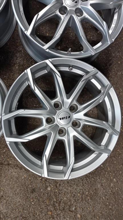  5x115 lyukosztású 7,5JJ 17" használt Rial alufelni 3. kép