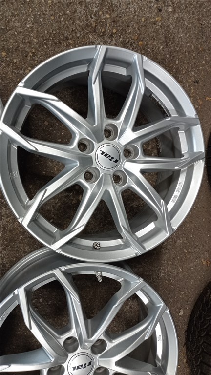  5x115 lyukosztású 7,5JJ 17" használt Rial alufelni 4. kép