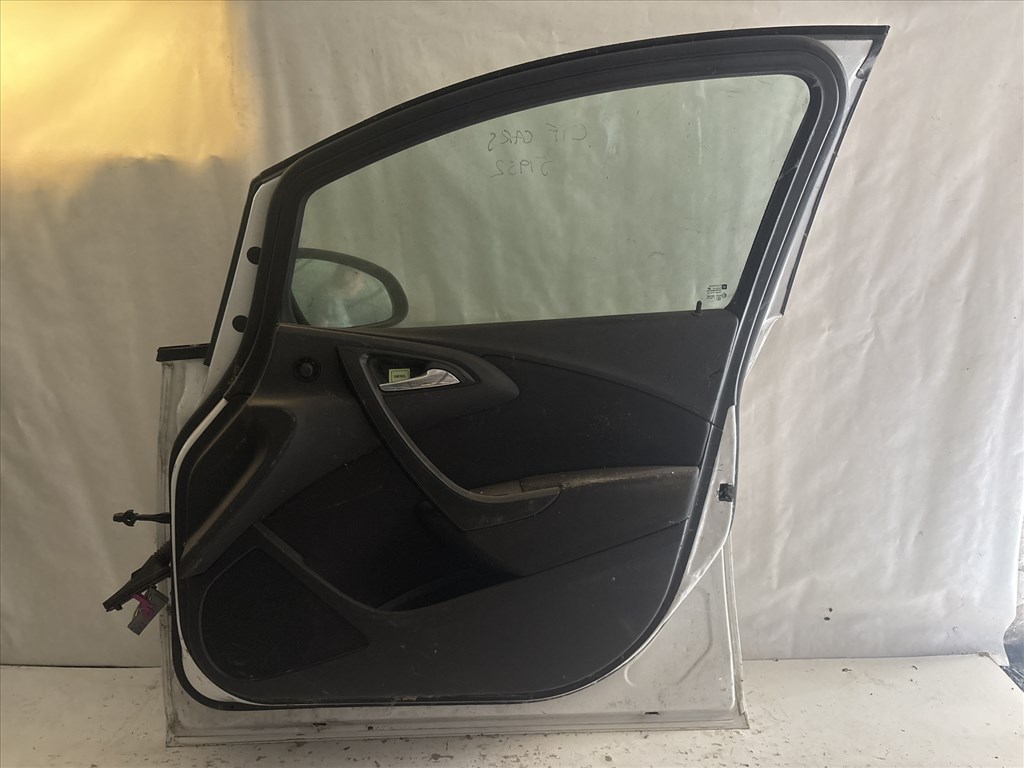 13762 Opel Astra J Jobb első Ajtó Fehér 4. kép