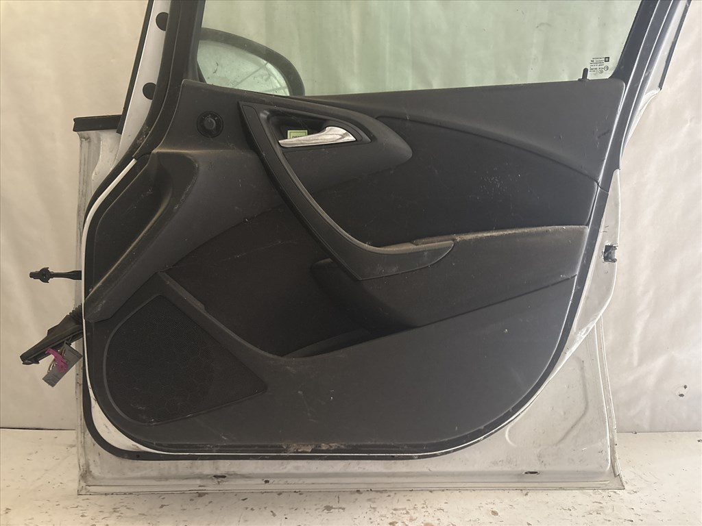 13762 Opel Astra J Jobb első Ajtó Fehér 6. kép