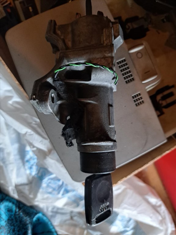 Audi A3 (8L) gyújtáskapcsoló  1. kép