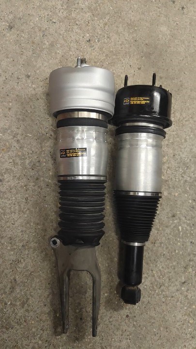 Mercedes AMG GT AMG C190 Légugó javítás, légrugó kompresszor javítás. 1. kép