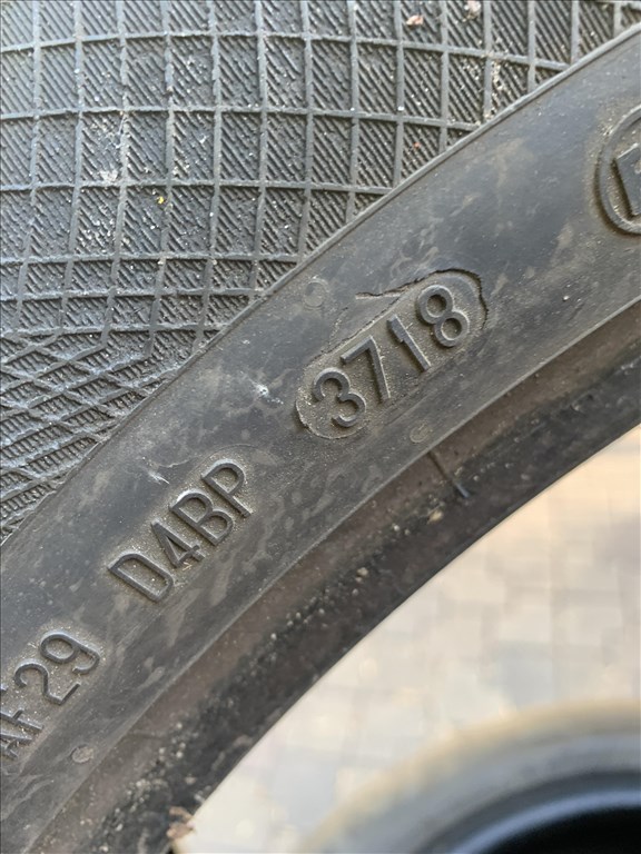  285/4521" újszerű Continental téli gumi  3. kép