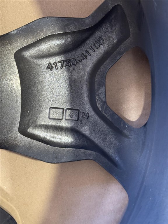 R18 Original Ssangyong 7.5J ET45.5 41730-41100 1DB alufelni felni 3. kép