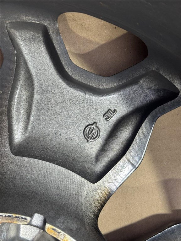 R18 Original Ssangyong 7.5J ET45.5 41730-41100 1DB alufelni felni 4. kép