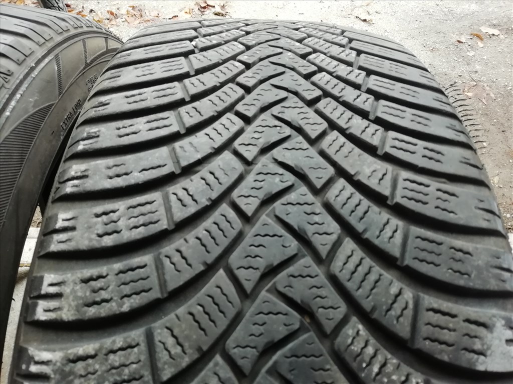  4db 255/4020" használt Falken téli gumi 255/40R20 20 255/40 R20 Audi A6 Q5 Q7 Tesla 6. kép