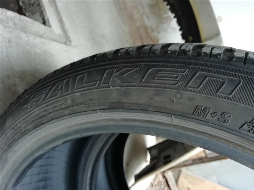  4db 255/4020" használt Falken téli gumi 255/40R20 20 255/40 R20 Audi A6 Q5 Q7 Tesla 10. kép
