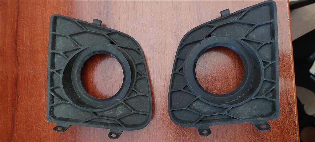 Opel Zafira A 2.0 16V Turbo OPC ködlámpa borítás  1. kép