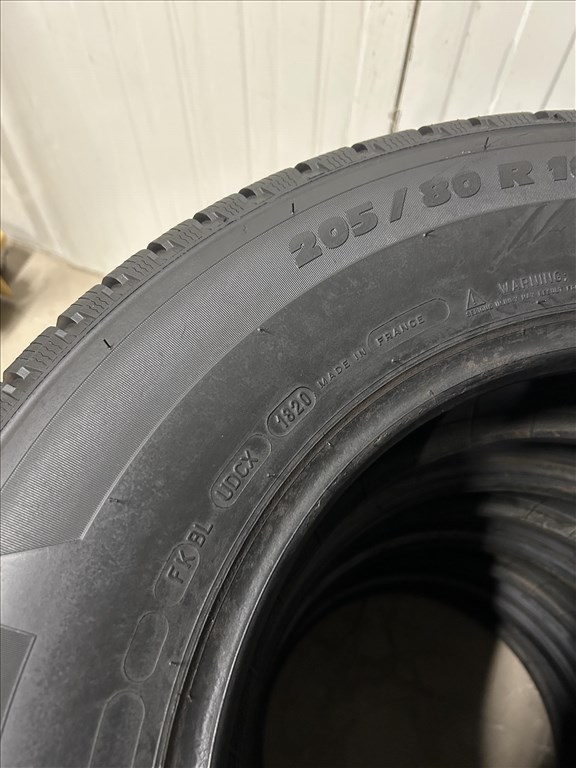 4db 205/80R16 Michelin Latitude Alpin téli gumi 205/80 r16 205 80 16 téligumi 4. kép