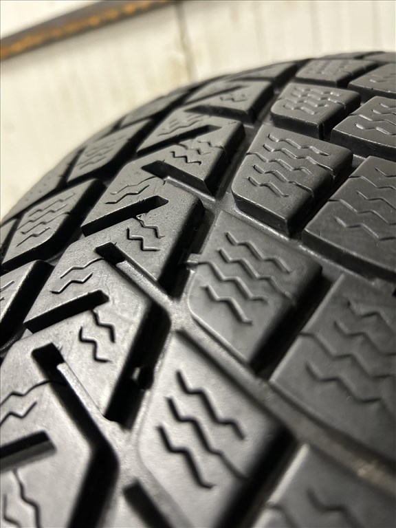 4db 205/80R16 Michelin Latitude Alpin téli gumi 205/80 r16 205 80 16 téligumi 2. kép