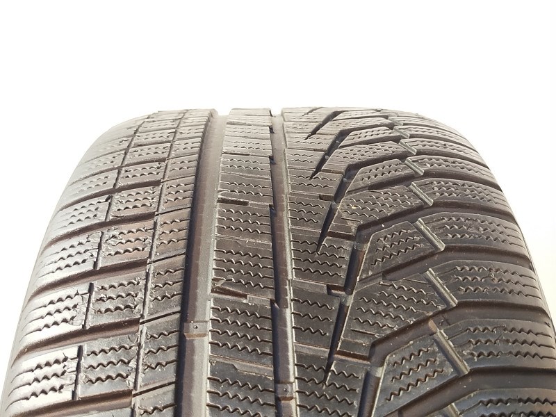 Hankook W320 Winter Icept Evo2 245/45 R18  1. kép