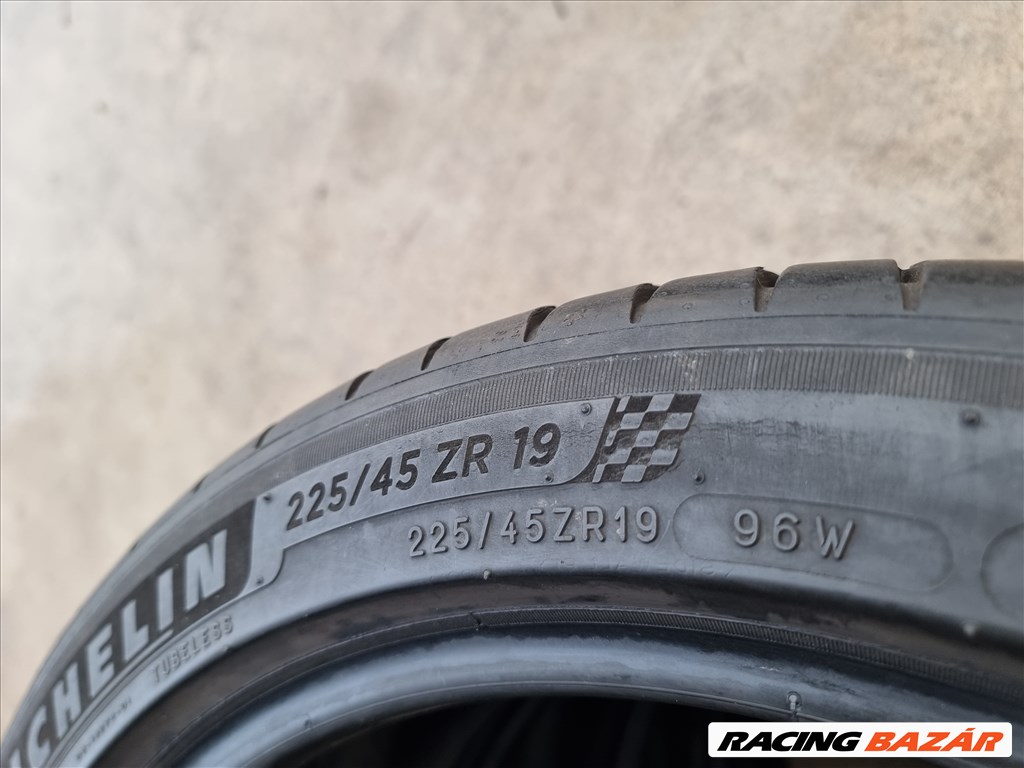 225/45R19 Michelin garnitúra szinte újszerű állapotban eladó! 5. kép