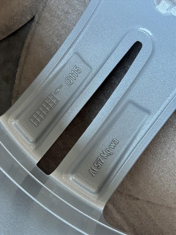 R18 Original Volkswagen 8J ET41 - 1K8 601 025R  1K8601025R  1DB alufelni felni 4. kép