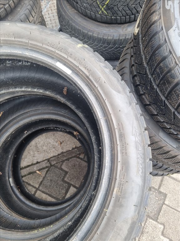  215/5517" használt Pirelli Sottozero 3 téli gumi 4db  6. kép