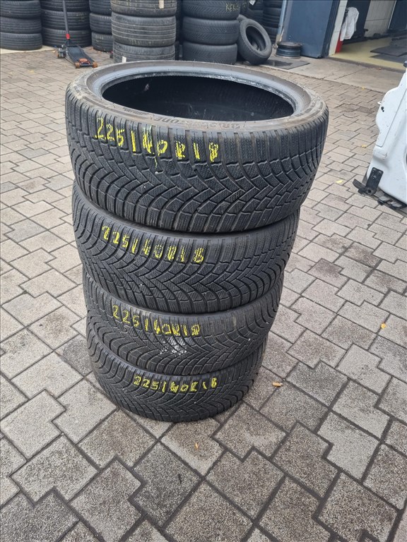  225/4018" újszerű Bridgestone Blizzak LM005 téli gumi 4db  1. kép