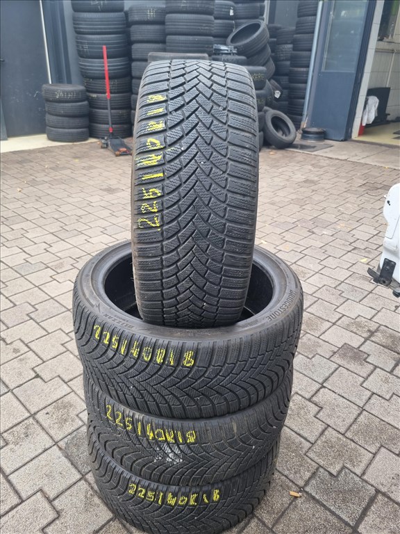  225/4018" újszerű Bridgestone Blizzak LM005 téli gumi 4db  3. kép