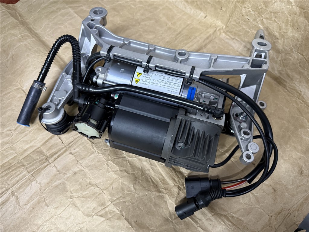 Audi Q7 légrugó kompresszor 1. kép