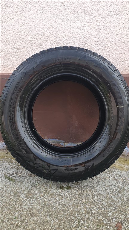  255/6517" használt Bridgestone téli gumiabroncs 1. kép