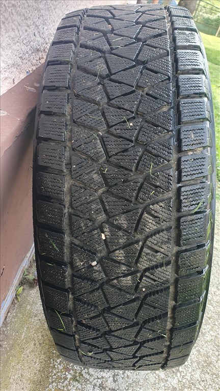  255/6517" használt Bridgestone téli gumiabroncs 2. kép