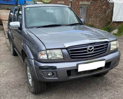 Mazda B 2500 bontott alkatrészei