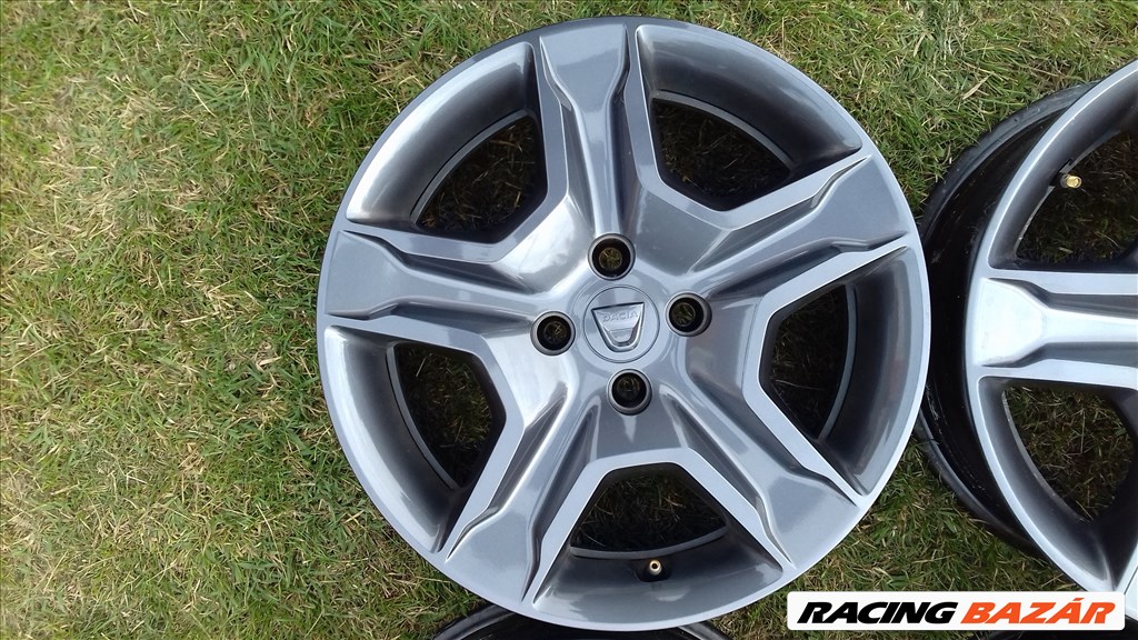  4x100 lyukosztású 6JJ 16" újszerű (gyári felni) Dacia lemezfelni struktur felni 2. kép