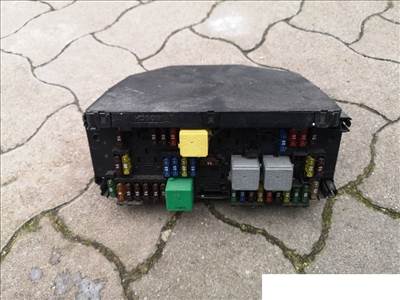 Mercedes E-osztály W212 W212 relé tábla