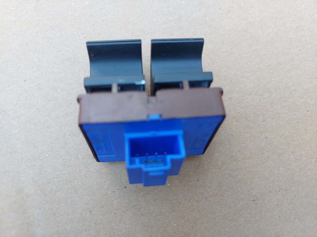  Volkswagen Jetta-Passat B6 csomagtérajtó és üzemanyagtank ajtó kapcsoló 3C0959903B- 2. kép