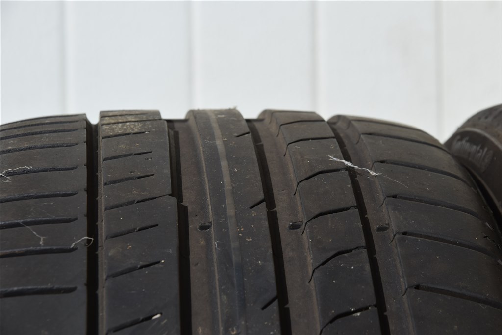  235/35  19  újszerű Continental nyári gumi  2. kép