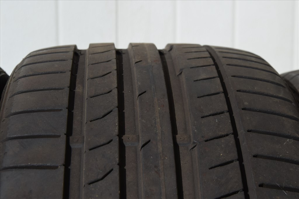  235/35  19  újszerű Continental nyári gumi  3. kép