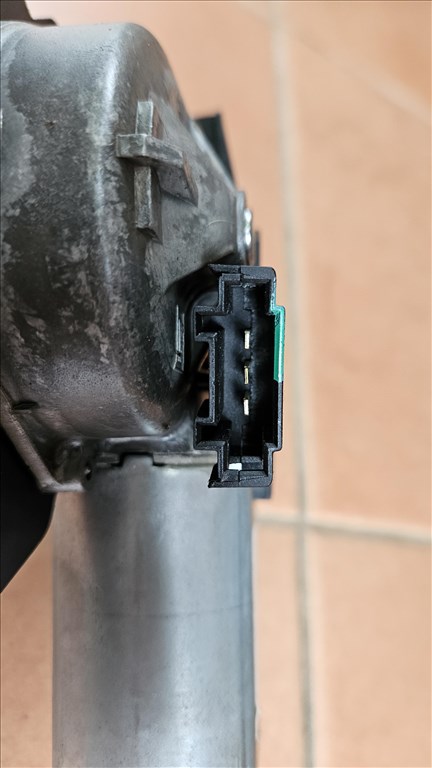 Opel Mokka Hátsó ablaktörlő motor  96955193 4. kép