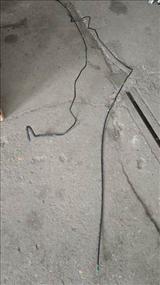 Peugeot 206 1.6 15V benzincső kasztni alatti