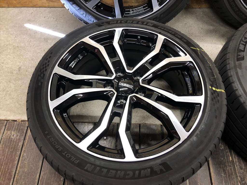  5x120 lyukosztású 19" újszerű Dezent alufelni, rajta 245/45 újszerű Michelin nyári gumi VW T5, T6 4. kép