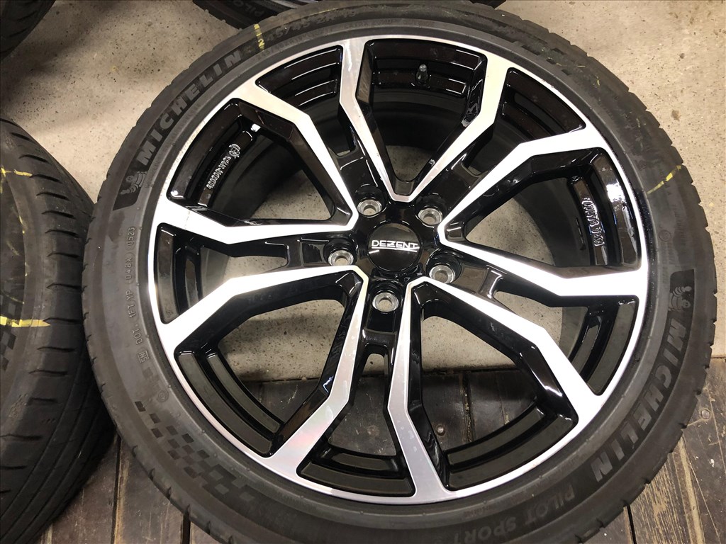  5x120 lyukosztású 19" újszerű Dezent alufelni, rajta 245/45 újszerű Michelin nyári gumi VW T5, T6 5. kép