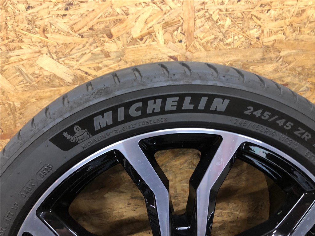  5x120 lyukosztású 19" újszerű Dezent alufelni, rajta 245/45 újszerű Michelin nyári gumi VW T5, T6 9. kép