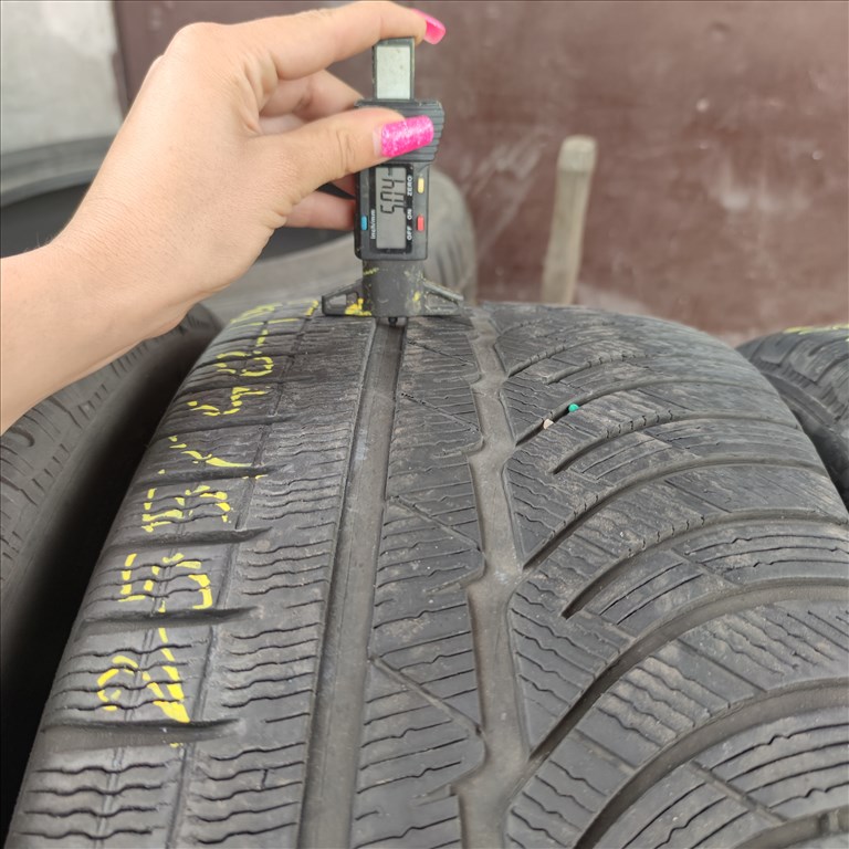 255/40 R19 Michelin téli gumi 20000ft a 4db/146/ 2. kép