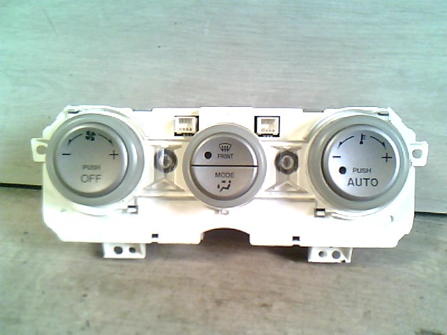 MAZDA 6 02-05 Fűtés vezérlő panel 1. kép