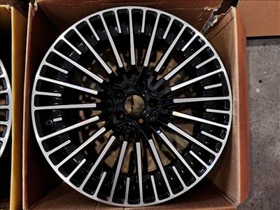 R21 Original Mercedes 8J ET27 - A2934011000 / A293 401 1100 1db alufelni felni