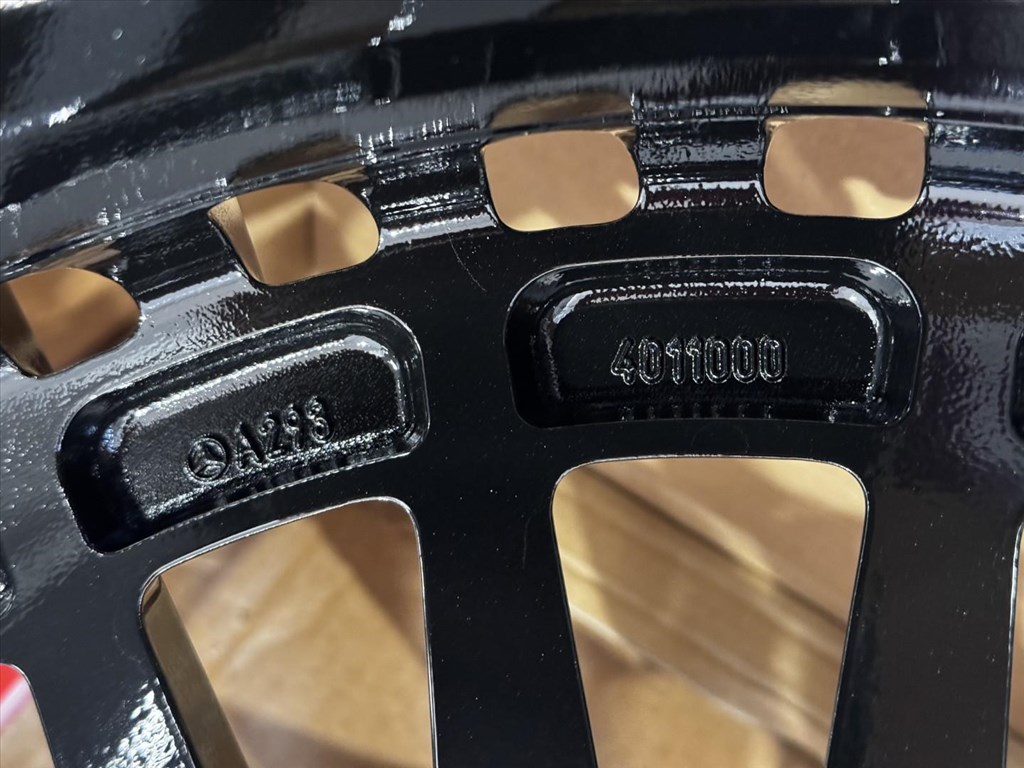 R21 Original Mercedes 8J ET27 - A2934011000 / A293 401 1100 1db alufelni felni 2. kép