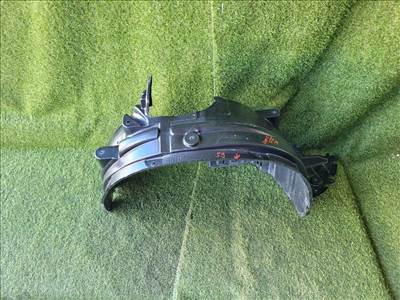 SUZUKI S-CROSS Jobb első Dobbetét (Kerékjárati, Műanyag) 7232163T0