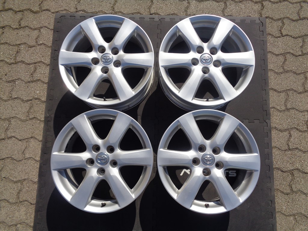 Toyota gyári alufelni 17-es, 5×114.3-as osztóval, jó állapotban eladó.  1. kép